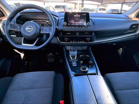 Used 2023 Nissan Rogue SV image 15