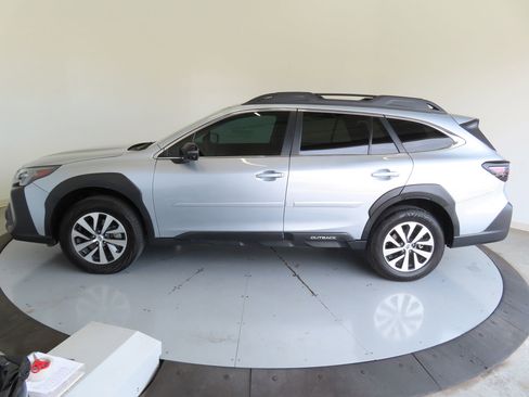Certified 2024 Subaru Outback Premium image 9