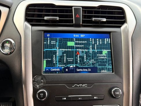 Used 2020 Ford Fusion SE image 17