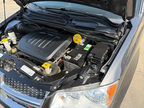 Used 2020 Dodge Grand Caravan SXT FWD image 43
