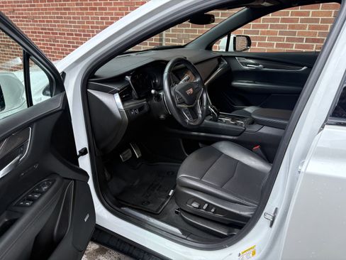 Used 2022 Cadillac XT5 Sportv AWD/4WD image 3