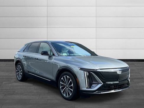 Used 2024 Cadillac Lyriq Sport RWD image 7