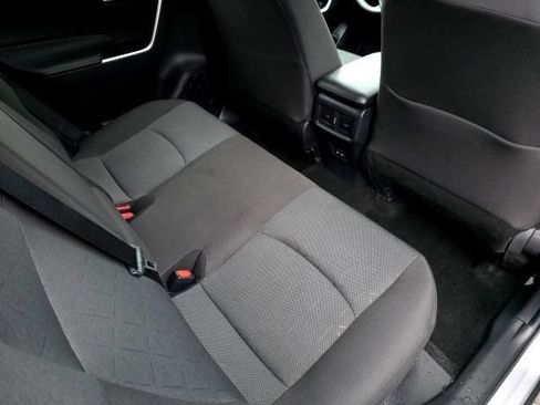 Used 2025 Toyota RAV4 XLE image 33