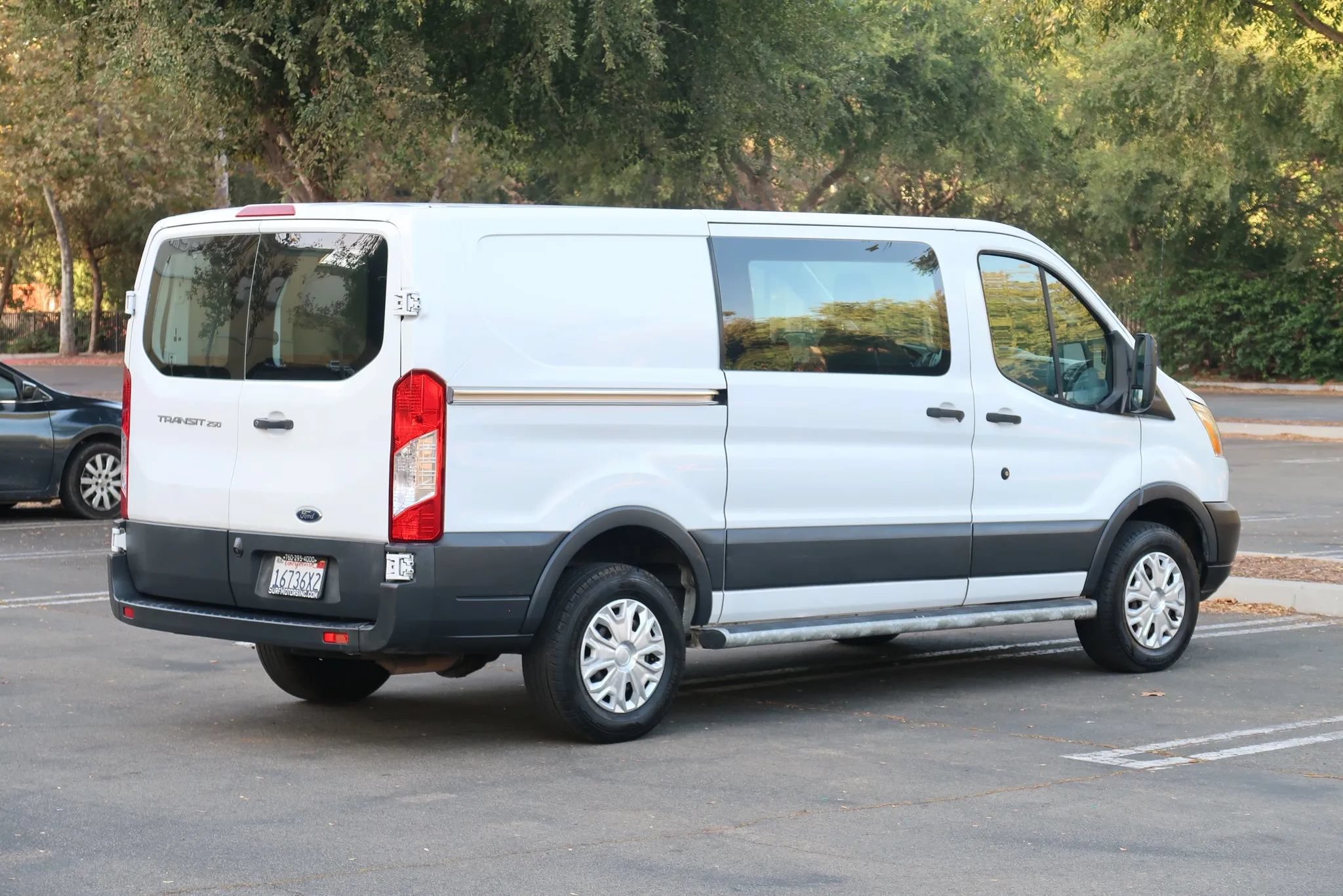 Used 2018 Ford Transit 250 130 Low Roof w/ Exterior Upgrade Package RWD image 8