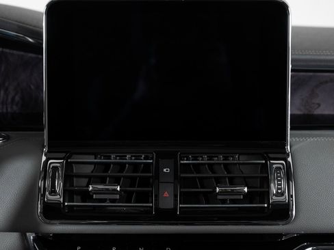 Used 2021 Lincoln Navigator Reserve w/ Cargo Convenience Package image 38