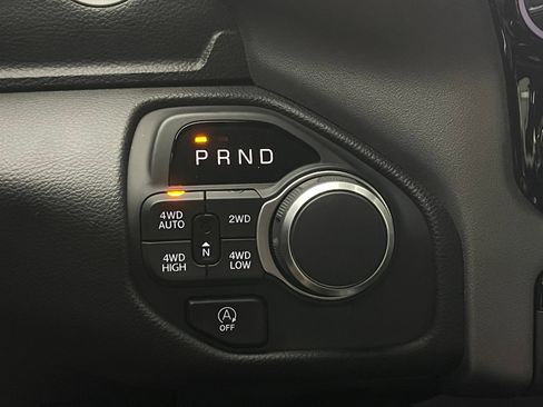 Used 2025 RAM 1500 Big Horn AWD/4WD image 23