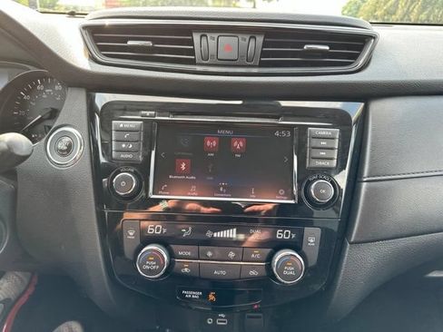 Used 2019 Nissan Rogue SV AWD/4WD image 27