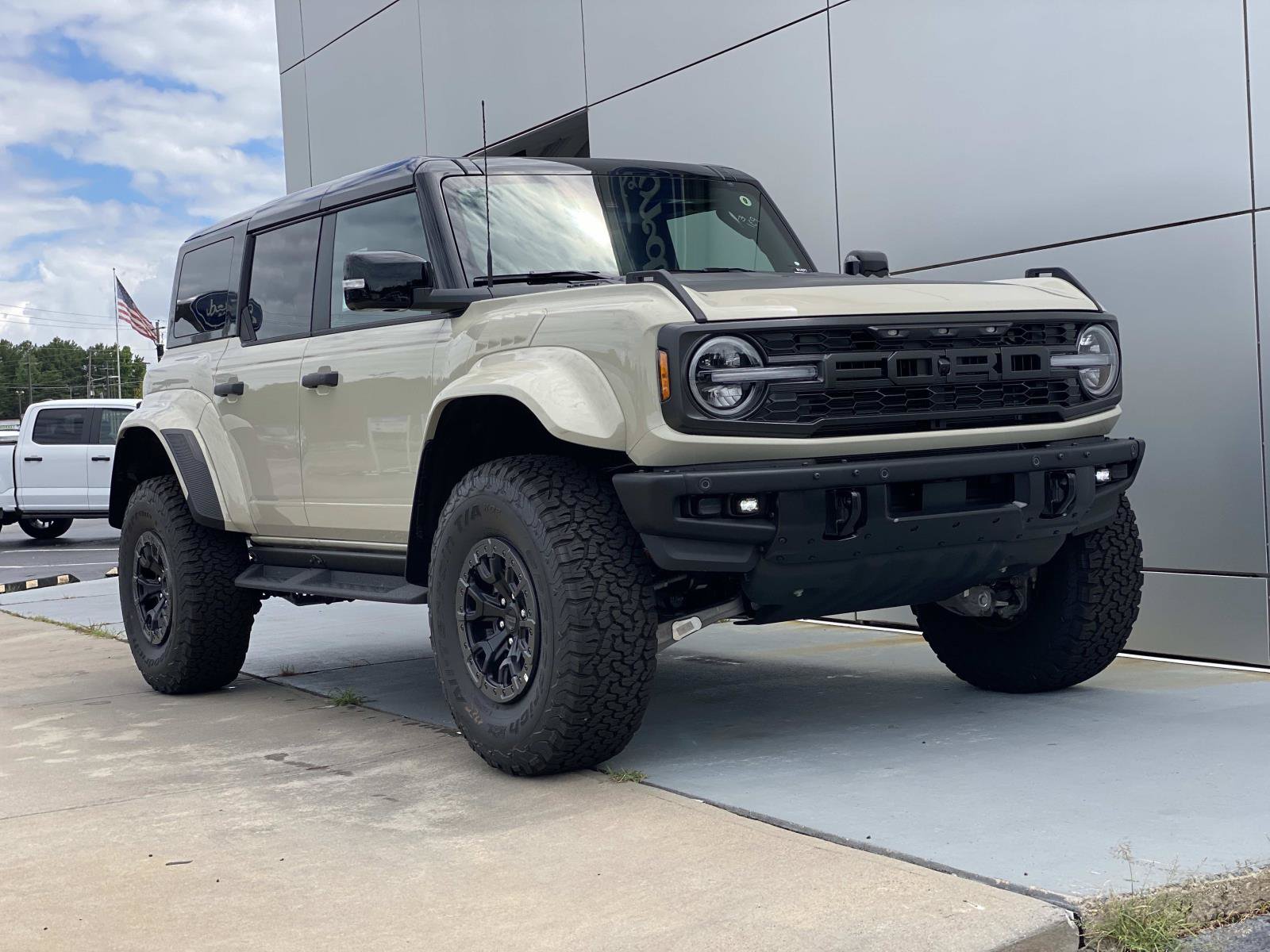 New 2026 Ford Bronco Raptor AWD/4WD image 1