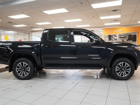 Used 2023 Toyota Tacoma TRD Sport image 15
