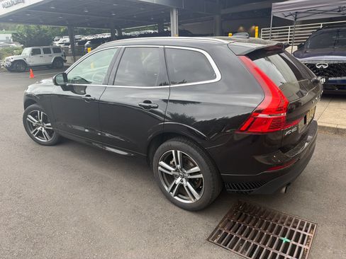 Used 2020 Volvo XC60 T6 Momentum w/ Protection Package AWD/4WD image 11