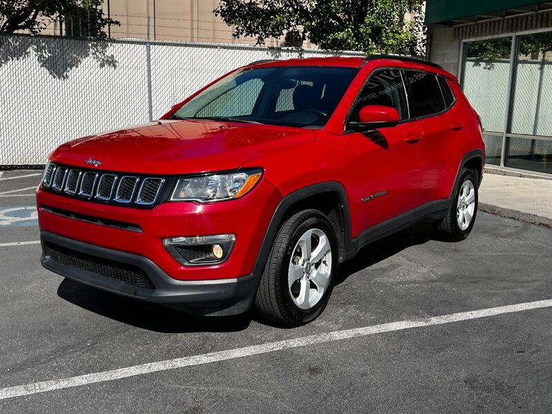 Used 2017 Jeep Compass Latitude w/ Popular Equipment Group AWD/4WD image 3