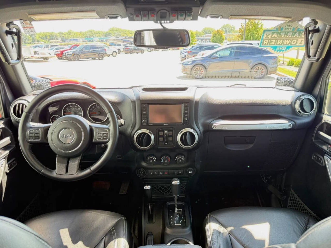 Used 2017 Jeep Wrangler Unlimited Rubicon w/ Connectivity Group AWD/4WD image 15