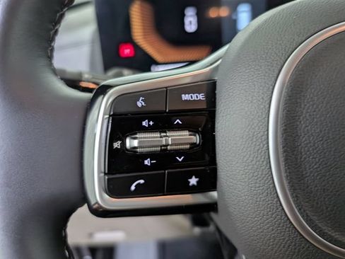 Used 2026 Kia Carnival FWD image 19