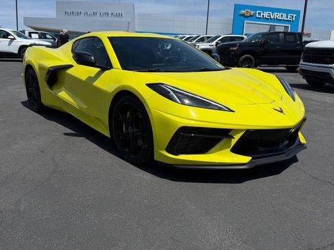 Used 2022 Chevrolet Corvette Stingray Coupe w/ 1LT RWD image 1