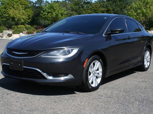 Used 2016 Chrysler 200 Limited Platinum FWD image 9