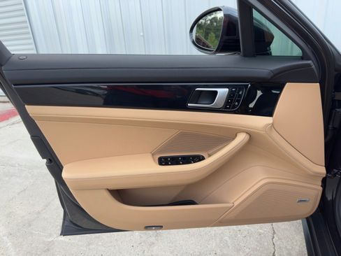 Used 2021 Porsche Panamera 4S image 45