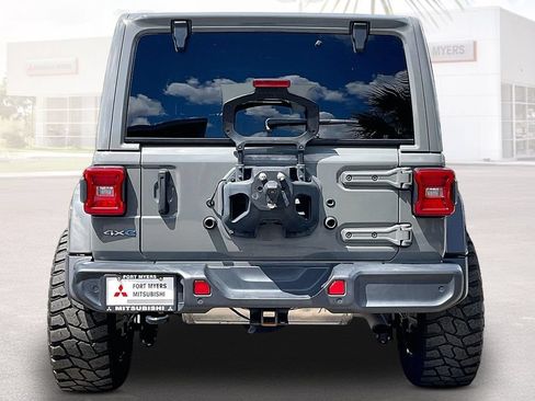 Used 2021 Jeep Wrangler Unlimited Sahara w/ Safety Group AWD/4WD image 16