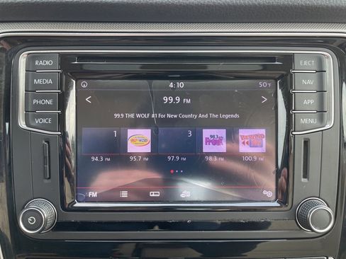 Used 2018 Volkswagen Passat 2.0T SE image 14