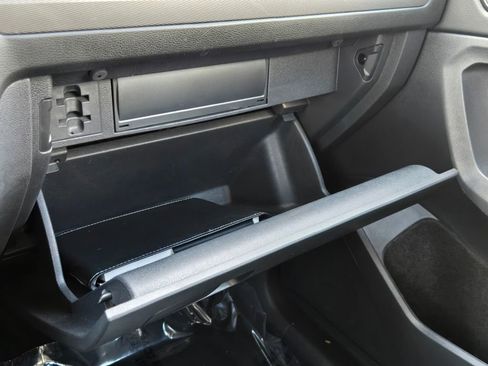 Used 2023 Volkswagen Tiguan SE image 23