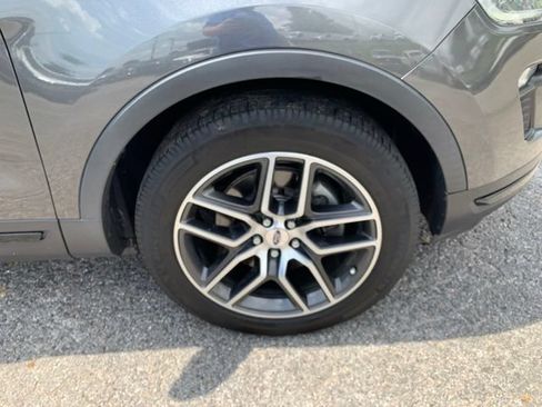 Used 2018 Ford Explorer Sport w/ Equipment Group 401A AWD/4WD image 40