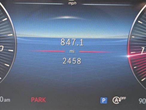 Used 2025 Mercedes-Benz GLB 250 image 10