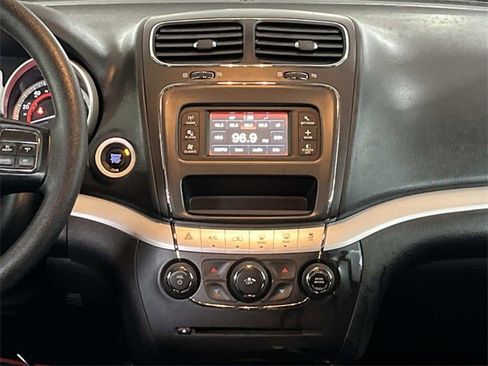 Used 2017 Dodge Journey SE image 13