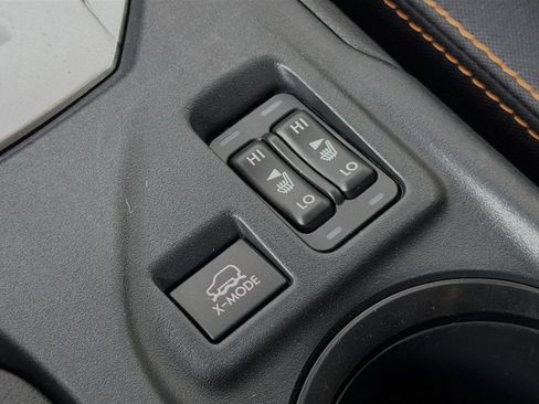 Used 2018 Subaru Crosstrek 2.0i Premium AWD/4WD image 19