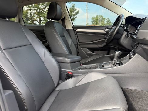 Used 2019 Volkswagen Jetta SE w/ Cold Weather Package FWD image 8