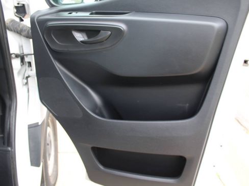 Used 2021 Freightliner Sprinter 2500 RWD image 9