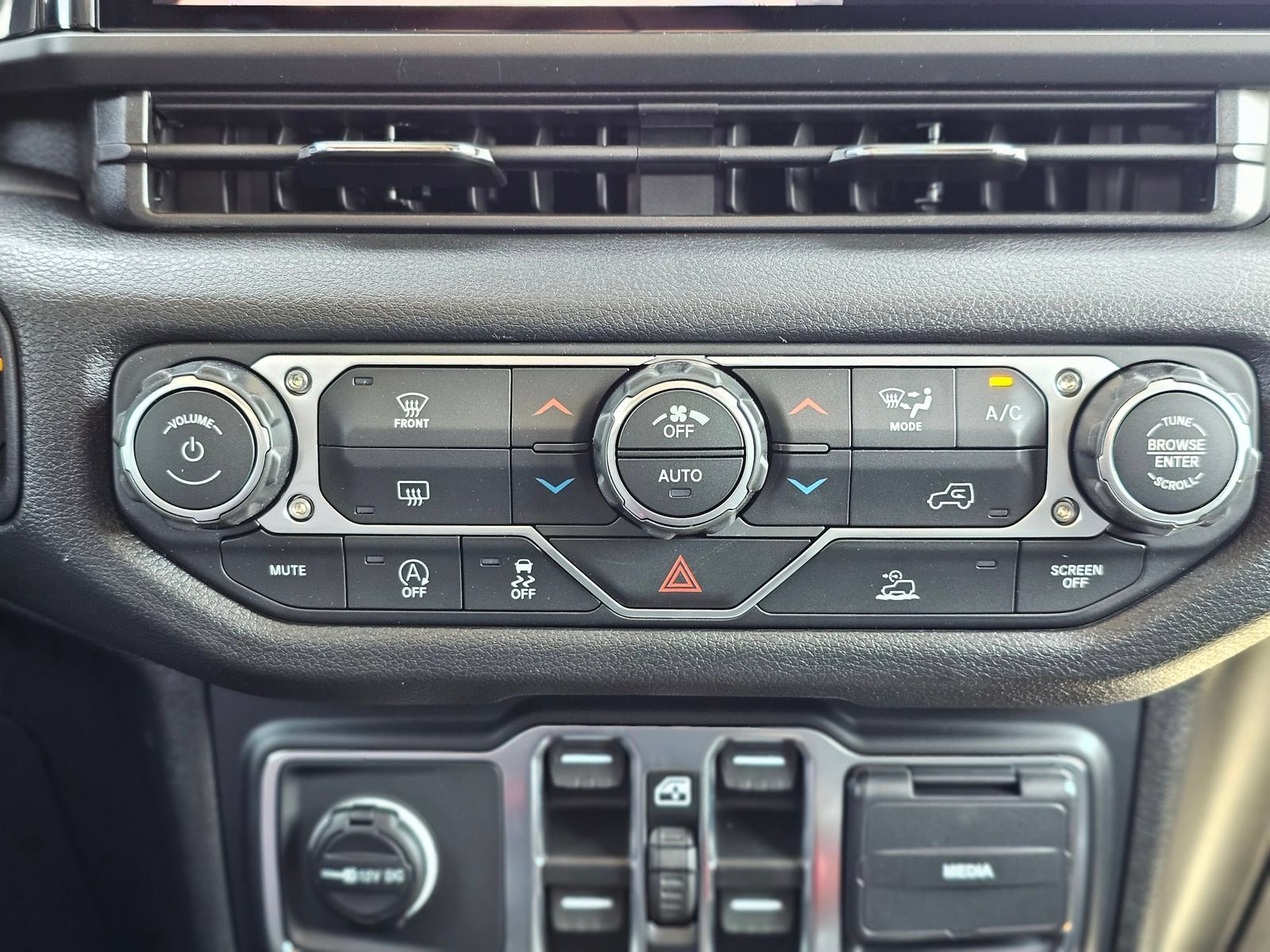 New 2026 Jeep Gladiator Mojave AWD/4WD image 13