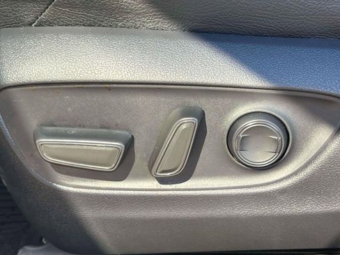 Used 2023 Toyota RAV4 SE w/ Weather & Moonroof Package image 17