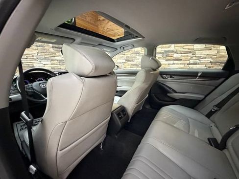 Used 2019 Honda Accord Touring image 31