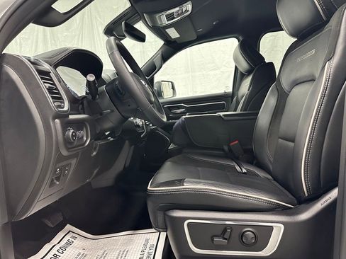 Used 2025 RAM 1500 Laramie image 15