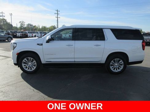 Certified 2022 GMC Yukon XL SLT w/ SLT Premium Package AWD/4WD image 10