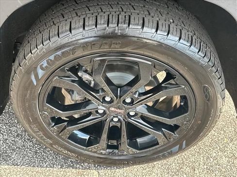 Certified 2022 GMC Terrain SLE w/ Driver Convenience Package FWD image 36