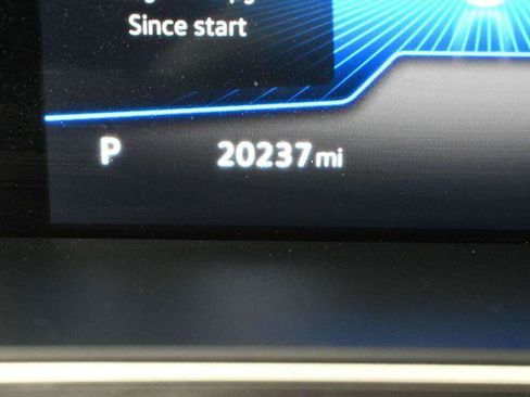 Used 2022 Volkswagen Tiguan SE R-Line image 19