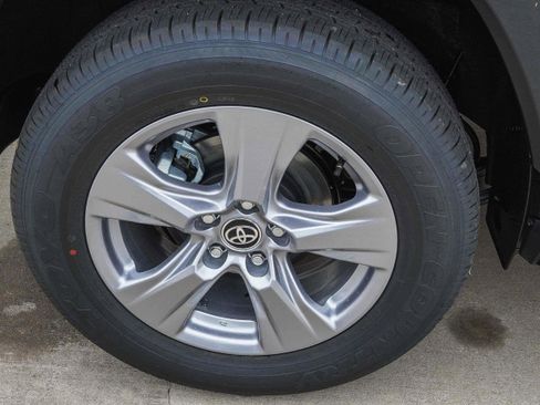 New 2025 Toyota RAV4 XLE image 11