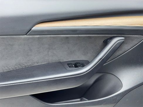 Used 2023 Tesla Model 3 Standard Range image 42