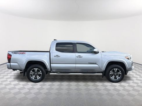 Used 2019 Toyota Tacoma TRD Sport image 18