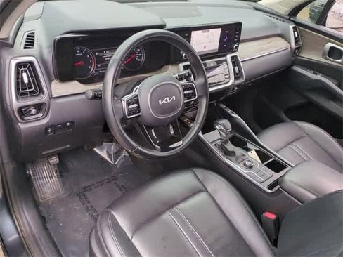 Used 2022 Kia Sorento S image 10