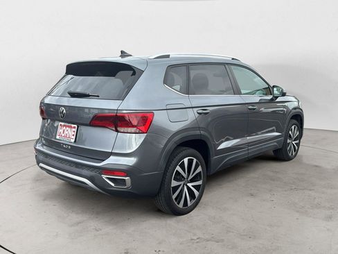 Used 2022 Volkswagen Taos SE image 5