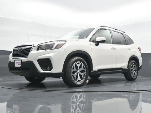 Used 2021 Subaru Forester Premium image 17