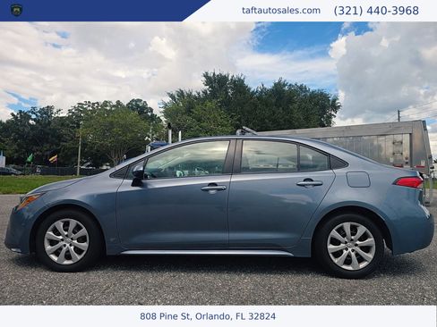 Used 2025 Toyota Corolla LE FWD image 3