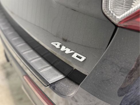 Used 2023 Ford Explorer ST-Line w/ Class IV Trailer Tow Package image 69