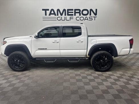Used 2018 Toyota Tacoma TRD Off-Road w/ Technology Package AWD/4WD image 6