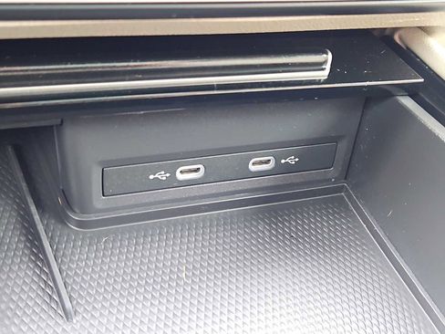 Used 2025 Volkswagen Atlas SEL Premium R-Line image 19