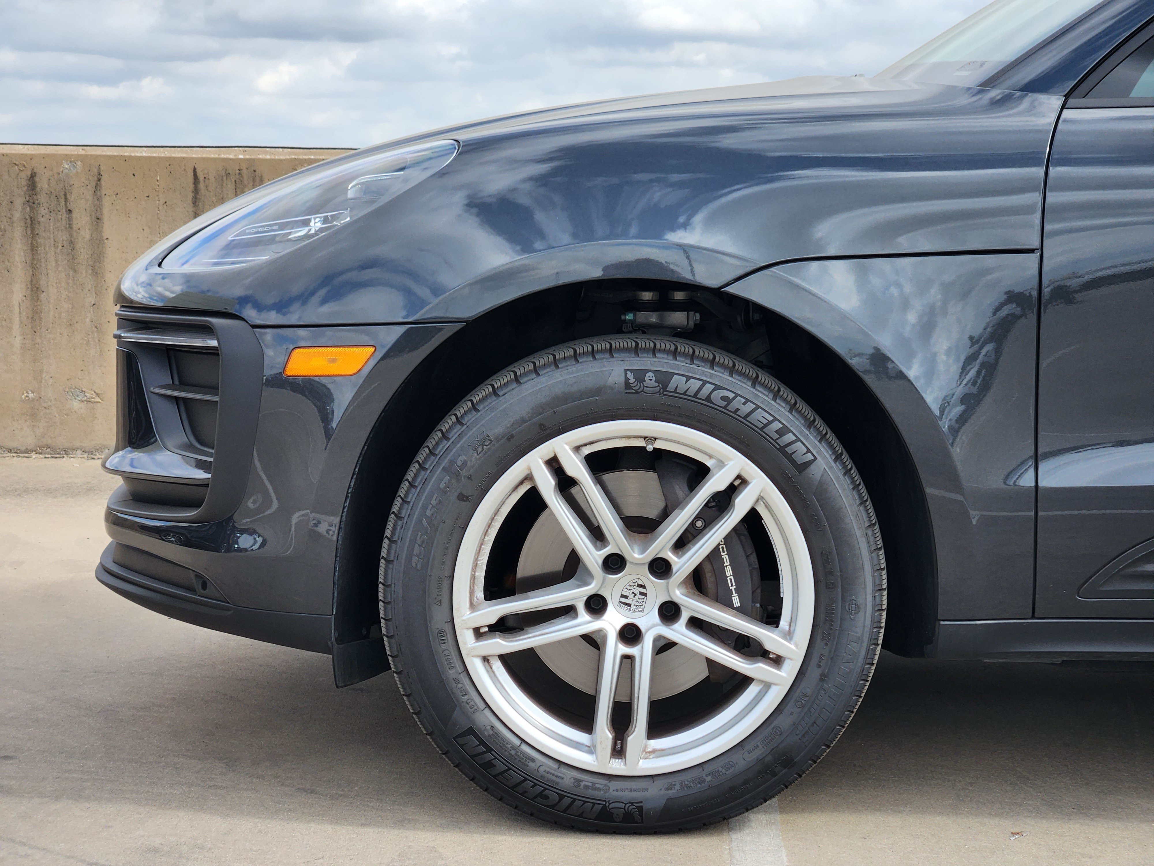 Certified 2026 Porsche Macan AWD/4WD image 13