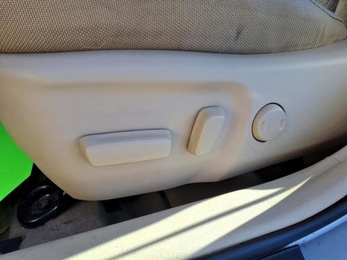 Used 2016 Toyota Camry LE image 10