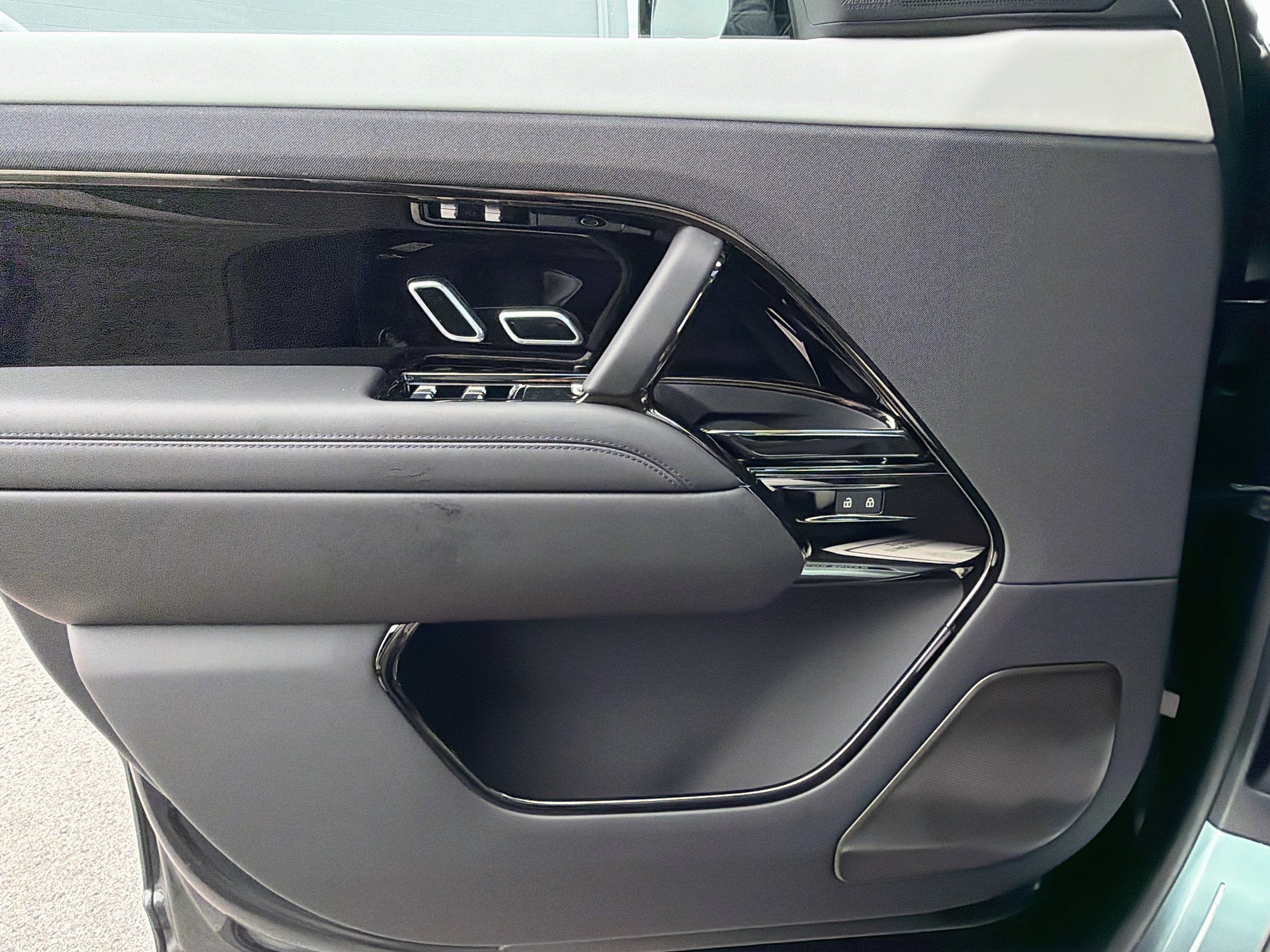 New 2027 Land Rover Range Rover Sport SV AWD/4WD image 22