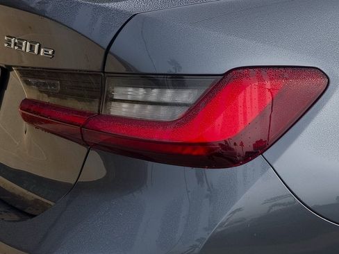 Used 2022 BMW 330e w/ Driving Assistance Package image 7